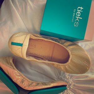 Tieks- never worn!